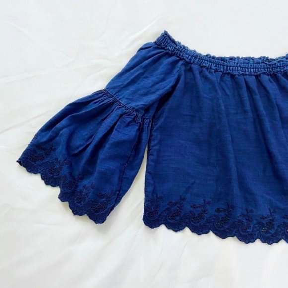 SOLD American Eagle Off Shoulder Blue Chambray Floral Eyelet Bell Sleeve Top S - Picture 6 of 11